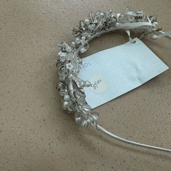 Silk & Lace Veils Women’s Clear and Solid White Multi Sizes Silver Tone Bridal H - Picture 3 of 7